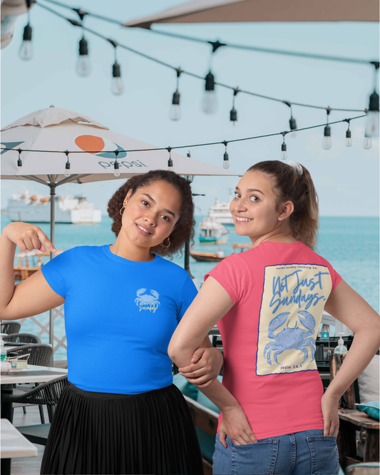 Pinchy Sandy Sidestepper Sunday Tee